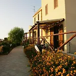 Baia Di Cornino Вилла Кустоначи