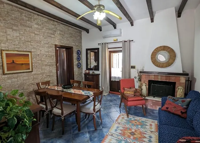 Baia Di Cornino Villa