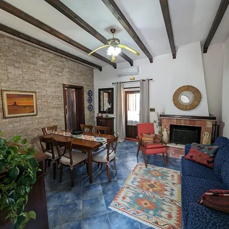 Baia Di Cornino Villa